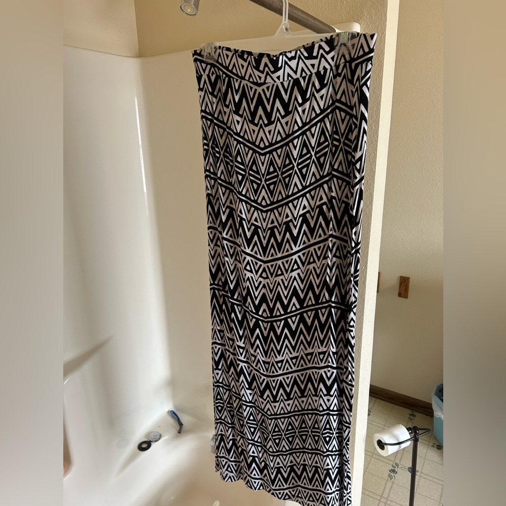 Beautiful Apt 9 Maxi Skirt with a side slit